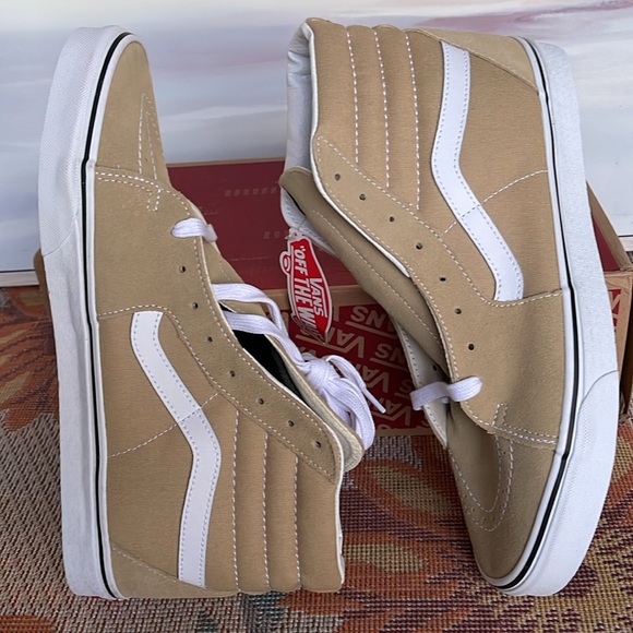 Vans Men’s Sk8-Hi
Taos Taupe
VN0A32QGYUU
Sneakers - Picture 11 of 16